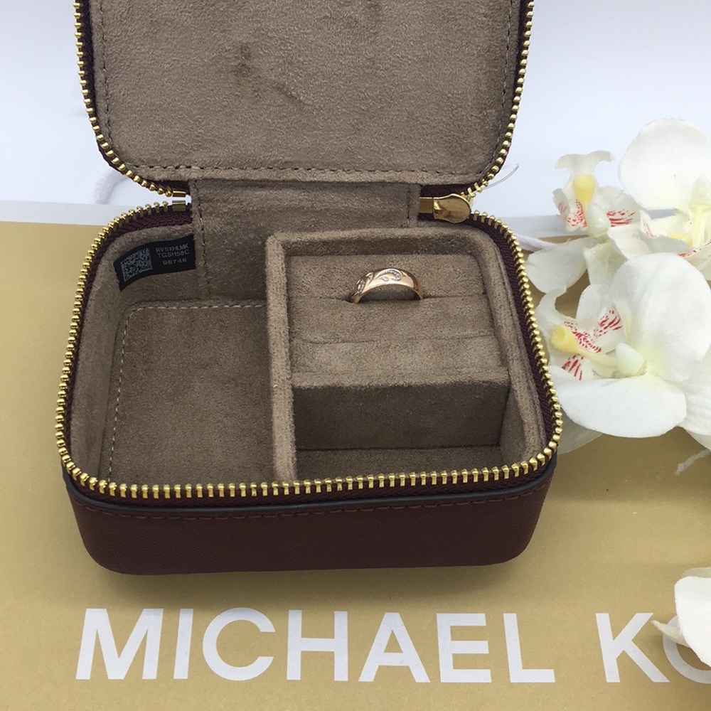 MICHAEL KORS GIFTABLES SM JEWELRY CASE MERLOT - Picture 5 of 8
